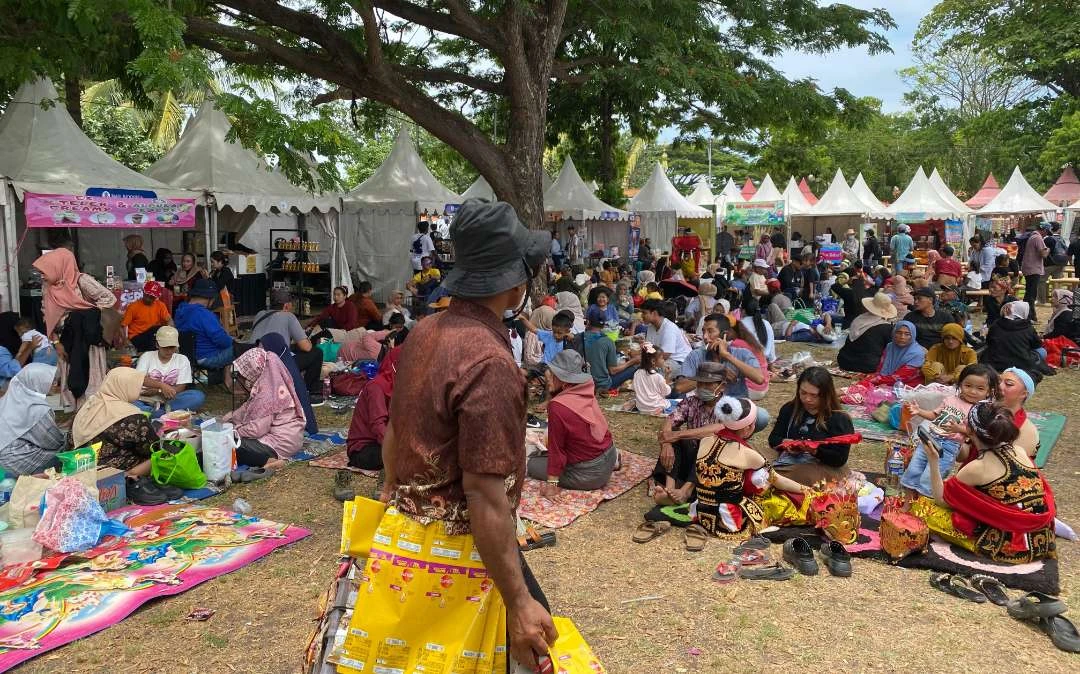 gandrung-sewu-sukses-gerakkan-ekonomi-lokal,-perputaran-uang-senilai-rp8,-5-miliar