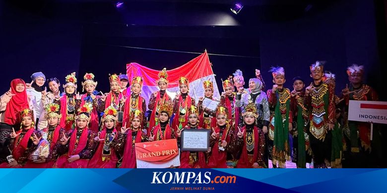 bawakan-tarian-gandrung-banyuwangi,-25-siswa-smp-indonesia-ini-menang-festival-folklore-internasional-2025