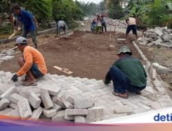 Semringah Warga Pesanggaran Dapat Bantuan Pavingisasi Lagi dari PT BSI