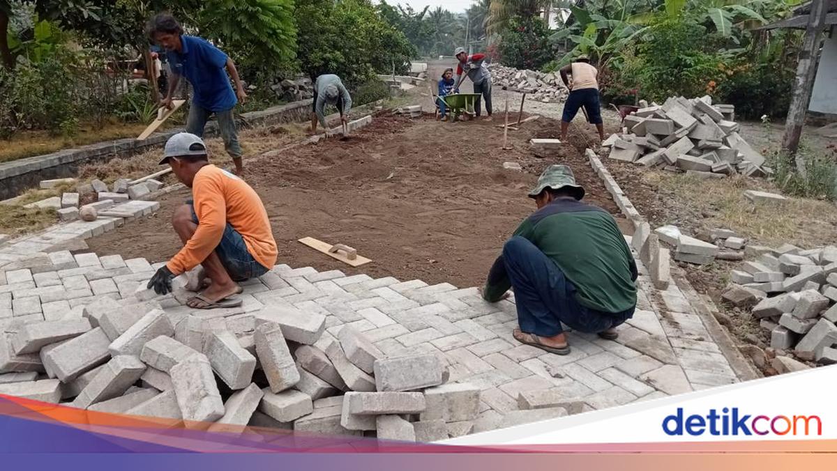 semringah-warga-pesanggaran-dapat-bantuan-pavingisasi-lagi-dari-pt-bsi