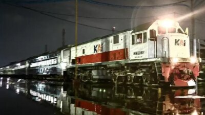 progres-normalisasi-jalur-kereta-api-semarang,-kecepatan-dibatasi-20-kilometer-per-jam-demi-keamanan