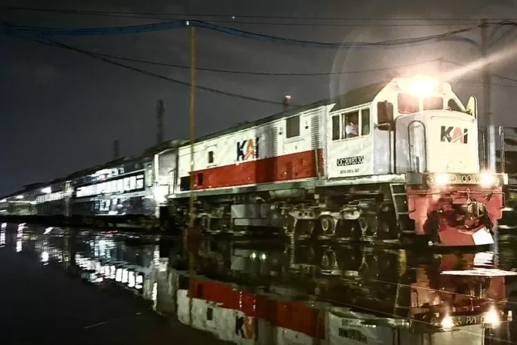 progres-normalisasi-jalur-kereta-api-semarang,-kecepatan-dibatasi-20-kilometer-per-jam-demi-keamanan