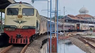kai-pulihkan-jalur-rel-semarang-tawang–alastua-pasca-banjir,-operasional-kereta-api-kembali-bertahap