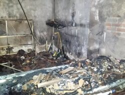 Ruko di Muncar Ludes Terbakar Tengah Malam! Diduga Korsleting Listrik, Kerugian Capai Rp 50 Juta