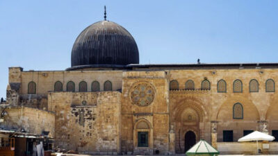 negara-islam-harus-bertindak-hadapi-ancaman-pencaplokan-masjid-al-aqsha-oleh-israel-–-times-banyuwangi