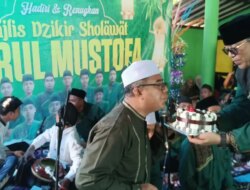 Alumni Haji KBIHU Sabilillah Peringati Maulid Nabi dengan Sholawat dan Kue Tart