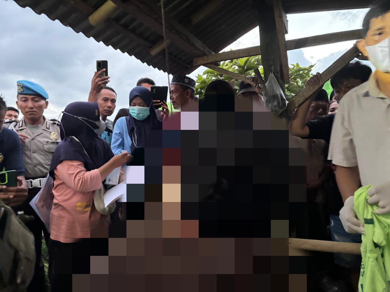 warga-sambirejo-bangorejo-ditemukan-gantung-diri-di-gubuk-sawah