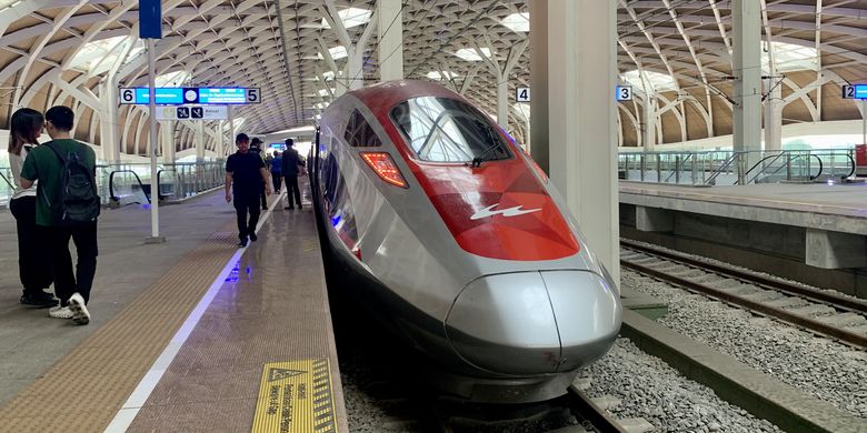 wacana-baru-dari-prabowo:-bangun-kereta-cepat-whoosh-hingga-banyuwangi