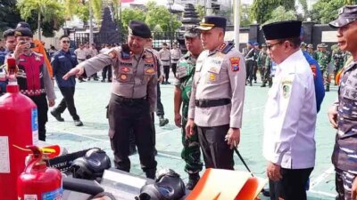 jelang-musim-hujan,-polresta-banyuwangi-gelar-apel-siaga-bencana-hidrometeorologi:-siap-lindungi-warga-dari-banjir-dan-longsor