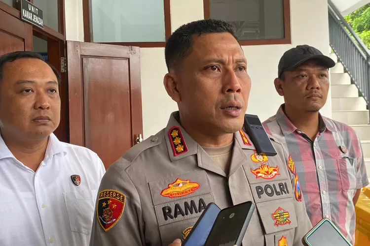 ibu-di-banyuwangi-kubur-bayi-sendiri-jadi-tersangka,-polisi-ungkap-motif-mengejutkan!