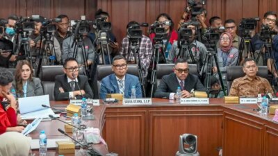 mkd-dpr-ri-jatuhkan-sanksi-etik,-ini-daftar-lengkap-lima-anggota-dpr-yang-disidang