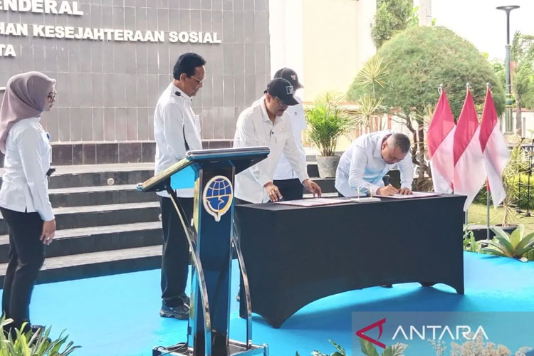 kolaborasi-kemensos-ri-dan-kemenhub-ri,-sediakan-bus-untuk-sekolah-rakyat-–-times-banyuwangi