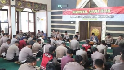 polresta-banyuwangi-gelar-binrohtal:-bentuk-polisi-humanis,-tangguh,-dan-berakhlak-mulia!