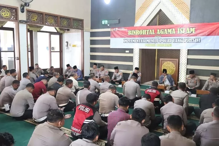 polresta-banyuwangi-gelar-binrohtal:-bentuk-polisi-humanis,-tangguh,-dan-berakhlak-mulia!