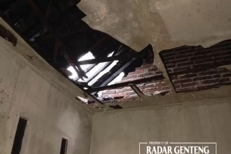 waspada!-ini-alasan-rumah-bisa-kena-petir-dan-cara-lindungi-alat-elektronik-saat-hujan-deras