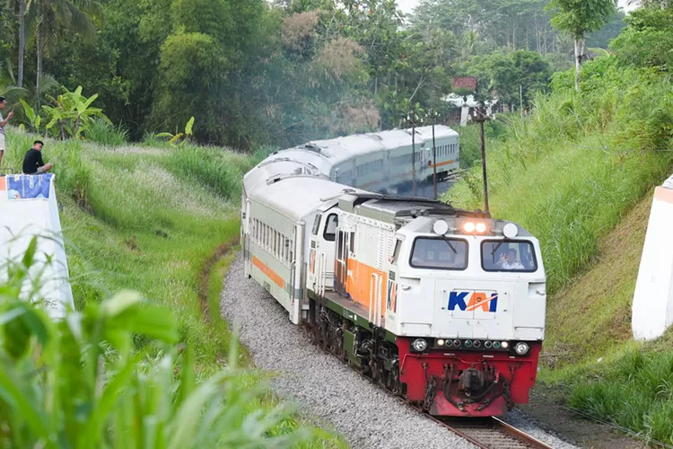 kai-jajaki-pengoperasian-rute-ketapang–bandung