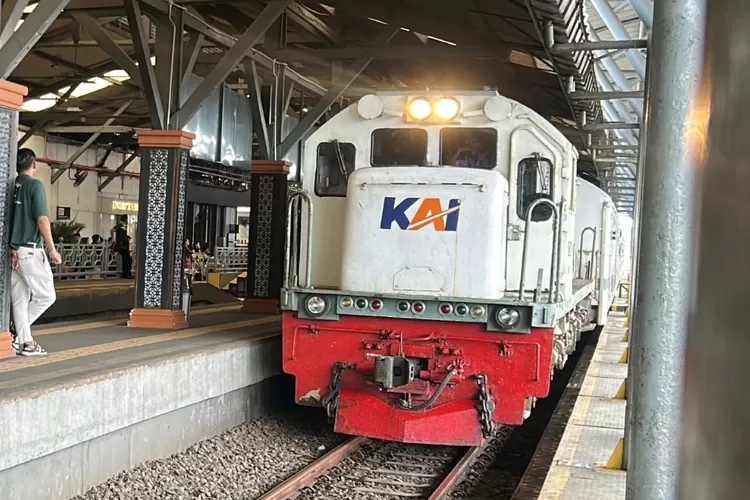 mulai-desember-2025,-ini-jadwal-dan-pola-baru-perjalanan-kereta-api-kai