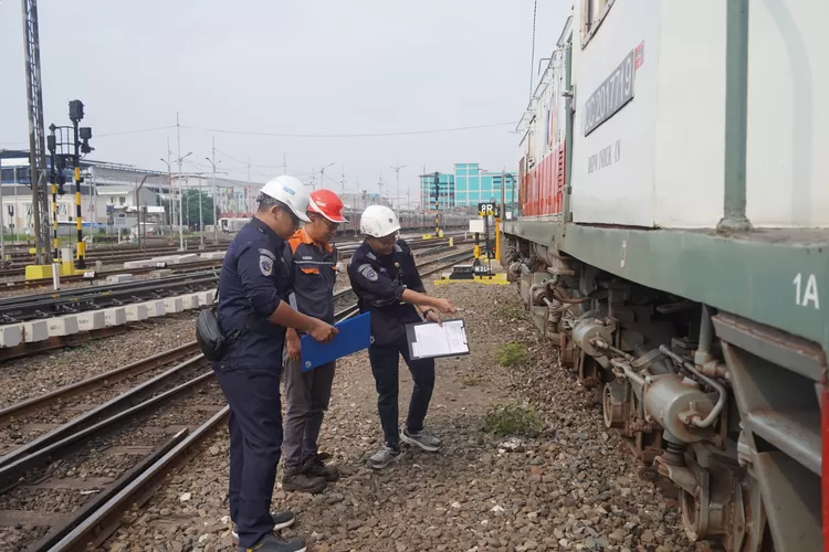 djka-dan-kai-gelar-ramp-check-sarana-kereta-api-untuk-kesiapan-angkutan-nataru