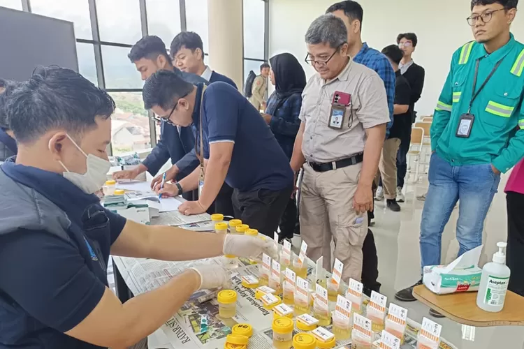 bnnk-banyuwangi-grebek-kampus!-150-dosen-dan-mahasiswa-poliwangi-jalani-tes-urine,-hasilnya-mengejutkan!