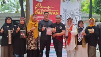 kapolresta-banyuwangi-membacakan-puisi-“pahlawan-itu-bernama-rakyat”-pada-gelaran-puisi-lentera-sastra-untuk-pahlawan