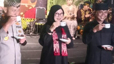 tradisi-unik-festival-ngopi-sepuluh-ewu,-pererat-persaudaraan-melalui-secangkir-kopi