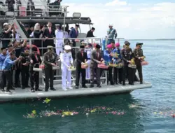 Kenang Jasa Pahlawan, Gelar Tabur Bunga di Selat Bali