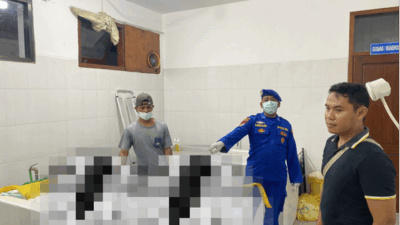 satpolairud-evakuasi-jenazah-tanpa-identitas-di-pesisir-pantai-rowobendo