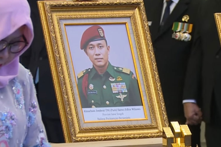 sarwo-edhie-wibowo-pahlawan-nasional,-ahy:-beliau-sosok-berjasa-pada-peristiwa-g30spki-–-times-banyuwangi