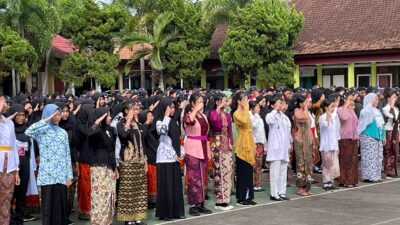 melalui-upacara-hari-pahlawan,-smp-negeri-2-rogojampi-meneladani-nilai-nilai-kepahlawanan