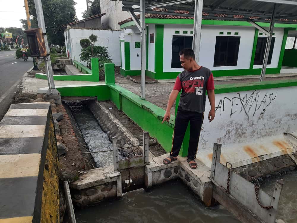 diduga-terpeleset-saat-mencuci,-warga-kabat-ditemukan-meninggal-di-sungai