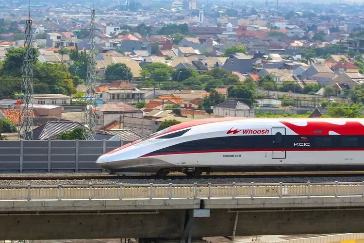 dugaan-korupsi-kereta-cepat-whoosh-mengemuka,-kpk-pastikan-pengadaan-lahan-tak-wajar-diselidiki
