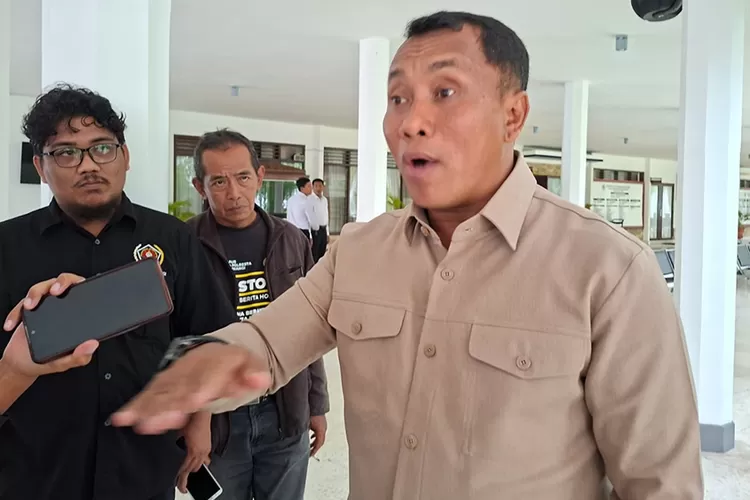 kasus-pemotongan-dana-bpnt-di-banyuwangi-makin-panas!-dprd-desak-polisi-tindak-tegas-oknum-kades-di-singojuruh