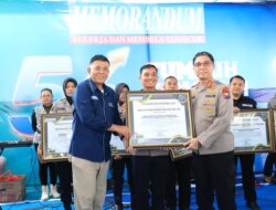 Polresta Banyuwangi Raih Penghargaan Manajemen Keuangan Terbaik dan Inovasi Pelayanan Publik Transparan