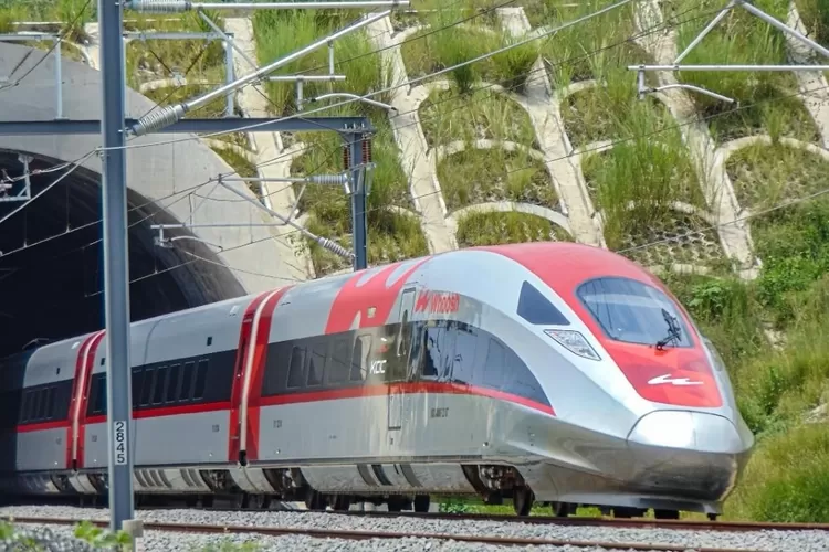 belajar-dari-china,-kai-siap-lakukan-lompatan-besar-di-industri-perkeretaapian-indonesia