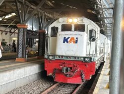 Truk Tangki Terguling di Dekat Rel Porong-Bangil, Perjalanan KA ke Jember Tertunda! Begini Respon KAI