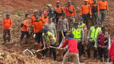 horor-longsor-cilacap!-polri-kerahkan-k9-dan-155-personel,-20-warga-masih-hilang