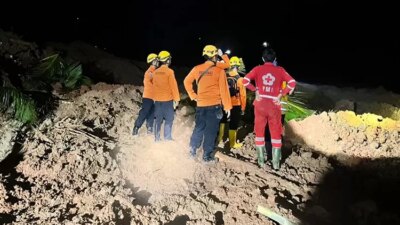 cilacap-berduka!-tiga-dusun-tertimbun-longsor,-21-warga-hilang-dan-evakuasi-dikebut-sepanjang-malam