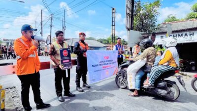kolaborasi-lintas-sektor,-kai-daop-8-surabaya-perkuat-edukasi-keselamatan-kereta-api
