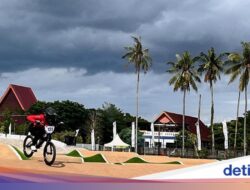 Peraih Emas Asian Games Taklukkan Sirkuit BMX Muncar yang Menantang