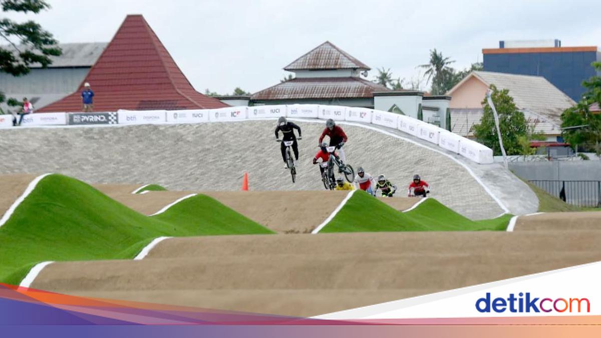 riders-dunia-ramaikan-bmx-supercross-2025-di-banyuwangi