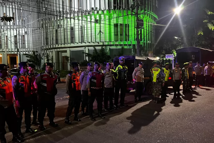 polresta-banyuwangi-dan-tni-gelar-patroli-gabungan-skala-besar-jaga-keamanan-akhir-pekan