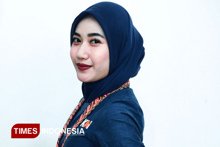 kisah-naura-enno,-dari-catwalk-ke-kabin-kereta-api-–-times-banyuwangi