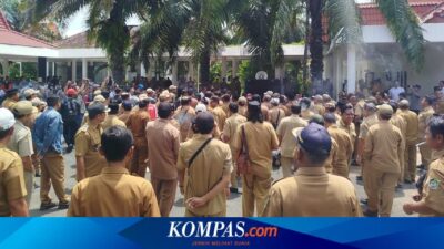 ratusan-kades-di-banyuwangi-geruduk-kantor-dprd-gara-gara-dituduh-korupsi-dana-bansos
