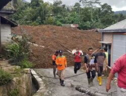 Banjarnegara Darurat! 45 Warga Masih Terisolasi, 27 Diduga Tertimbun Longsor Situkung—Evakuasi Dikebut, Relawan Kerahkan Kekuatan Penuh