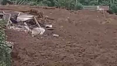 detik-detik-longsor-banjarnegara!-puluhan-rumah-tertimbun,-ratusan-warga-mengungsi,-video-viral-bikin-merinding