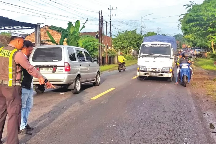 remaja-smp-tewas-ditabrak-innova-di-banyuwangi!-saksi:-suara-benturannya-mengerikan!
