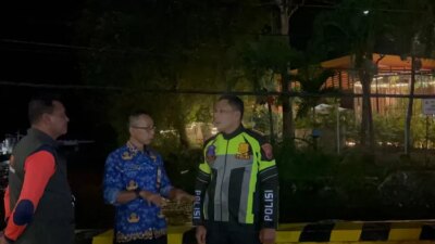 polresta-banyuwangi-dan-pemkab-tangani-banjir-di-sungai-bagong-pakis