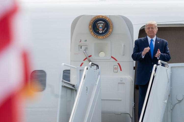 trump-pertimbangkan-kirim-pasukan-as-ke-venezuela-–-times-banyuwangi