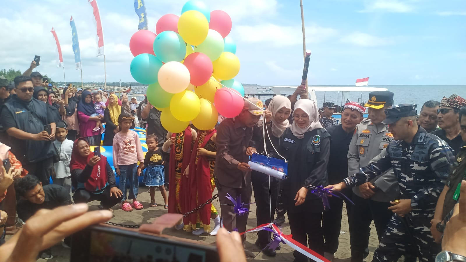 bupati-ipuk-fiestyandani-tegaskan-spot-fishing-center-harus-jadi-wisata-berkelanjutan-dan-berdampak-ekonomi-untuk-warga