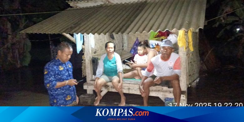 rumah-miring-usai-diterjang-banjir,-warga-banyuwangi-mengungsi-di-gubuk